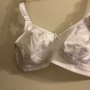 Bali white women’s bra size 42B